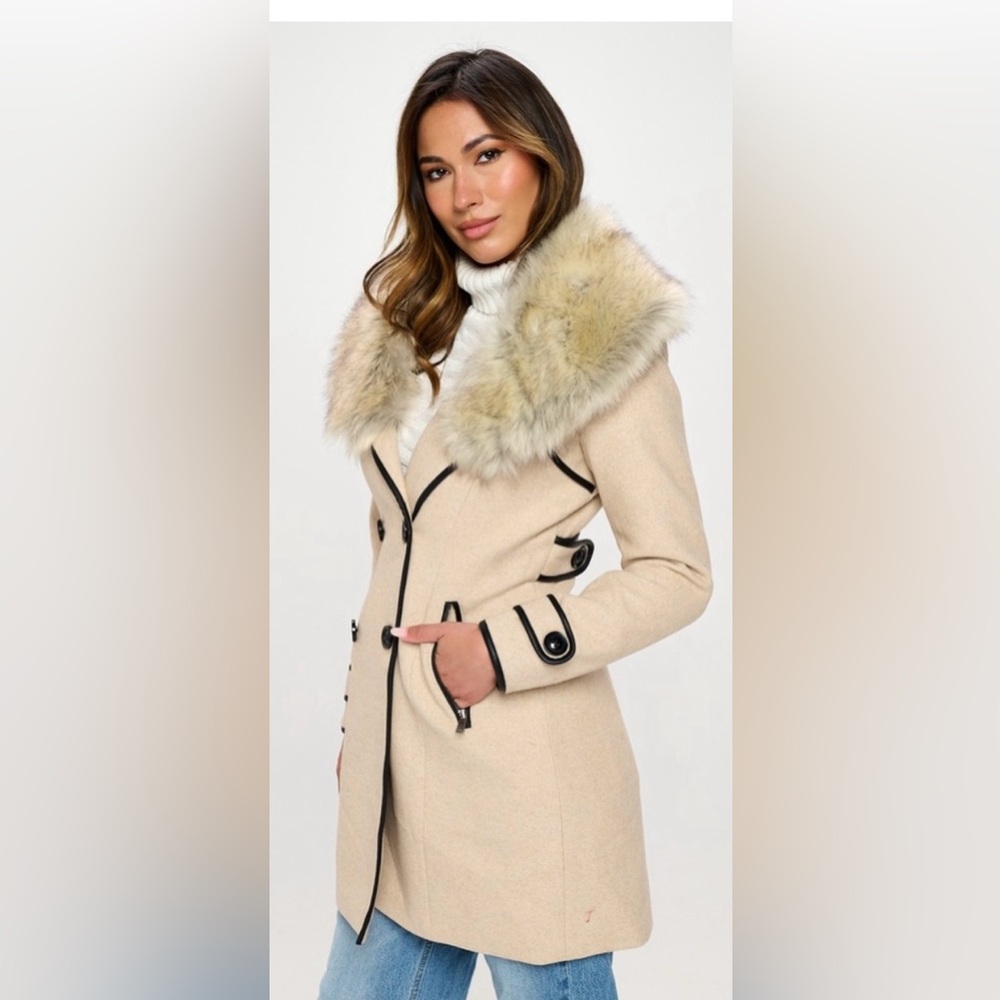 Elegant Beige Fur Collar Coat
